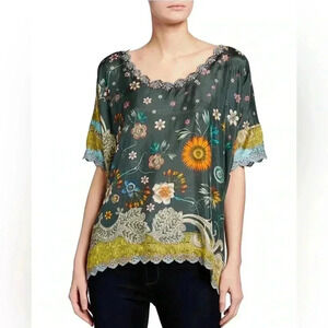 NWT - JOHNNY WAS Adalee Floral Print Woman’s Silk Top Blouse Size Medium